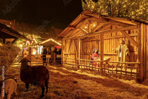 Krippe auf dem Weihnachtsmarkt in  Ulm
