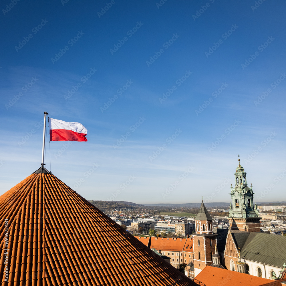 Polska- Święto niepodległości - wywieszanie flagi, Flaga Kraków