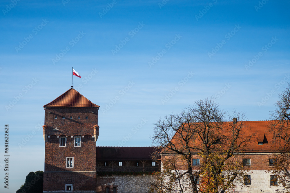 Polska- Święto niepodległości - wywieszanie flagi, Flaga Kraków