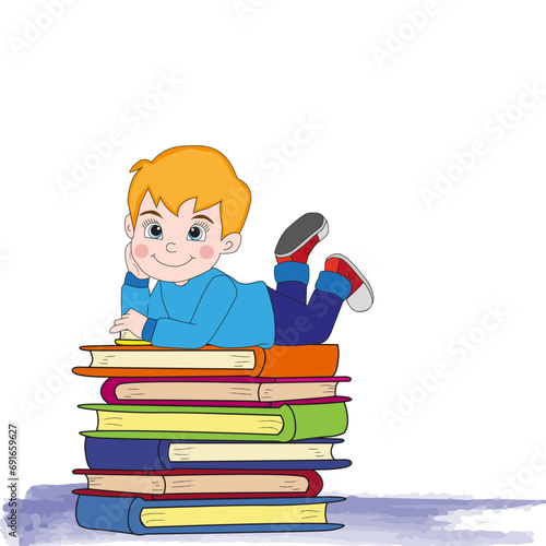 Niño feliz tumbado sobre libros.