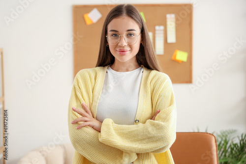 Female interior designer wo...