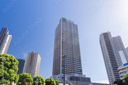 タワーマンションがそびえ立つ武蔵小杉　Musashikosugi with tower apartments © JAPAN SKYLINE