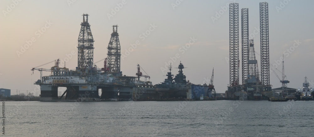 offshore oil rig 