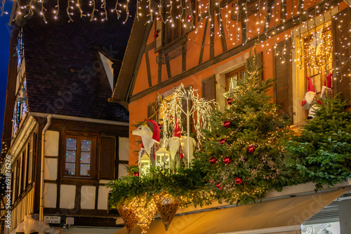 Tableau sur toile Decoration in Christmas market in Obernai, Alsace, France on December 10th 2023