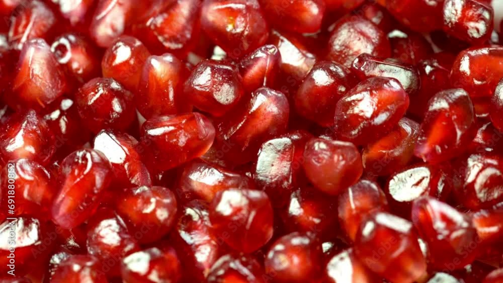4K Close-Up Video: Pomegranate Pieces - Exquisite Fruit Detail
4K Close-Up Video: Pomegranate Pieces - Exquisite Fruit Detail