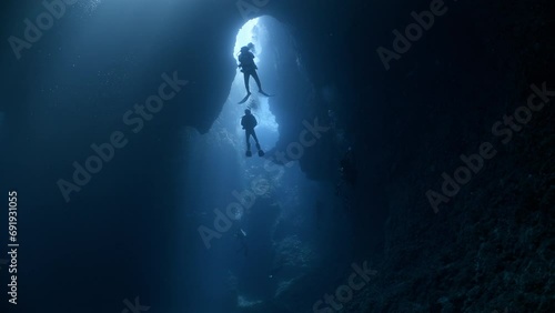 Wallpaper Mural SCUBA Divers explore a large underwater cavern Torontodigital.ca