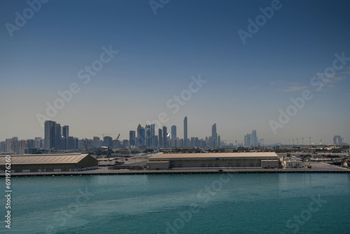 Skyline von Abu Dhabi © Dieter