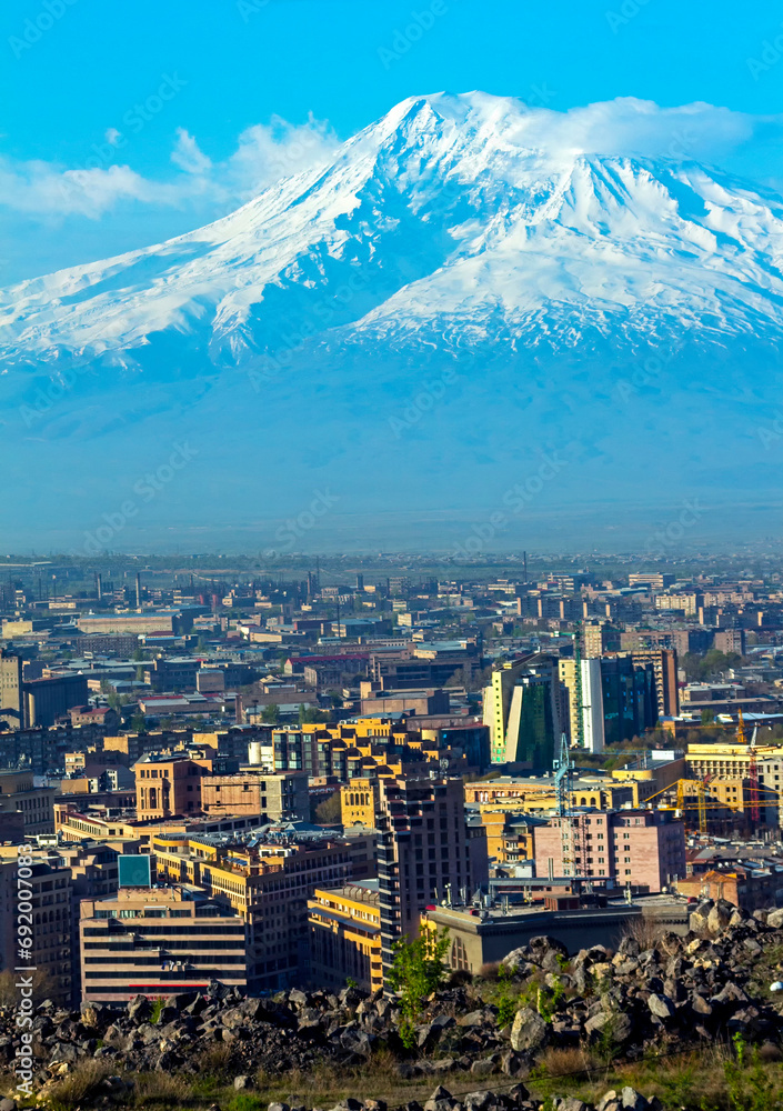 Obraz premium View of the city of Yerevan and Mount Ararat,Armenia.