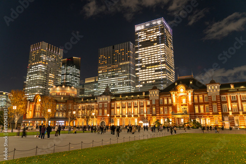 Fotografía 東京駅の夜景　Night view of Tokyo station