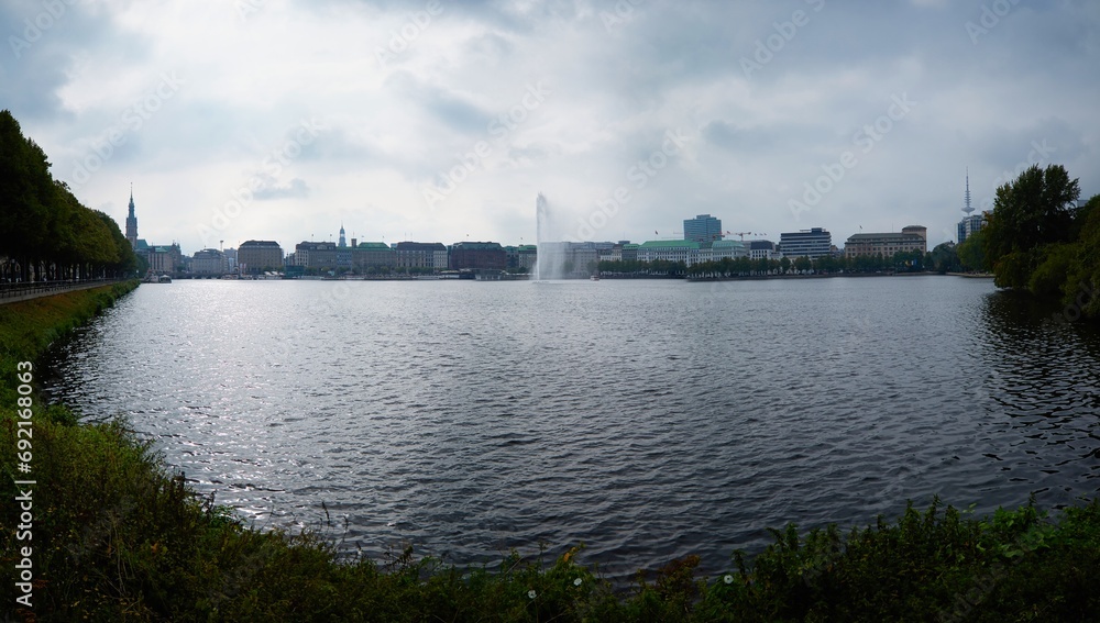 Panorama von der Binnenalster in der Hansestadt Hamburg