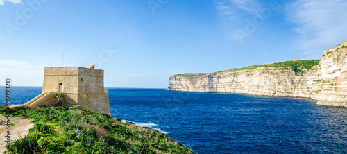 Cuadro en lienzo The Xlendi watch tower in Munxar, one of the Lascaris towers built by the Order