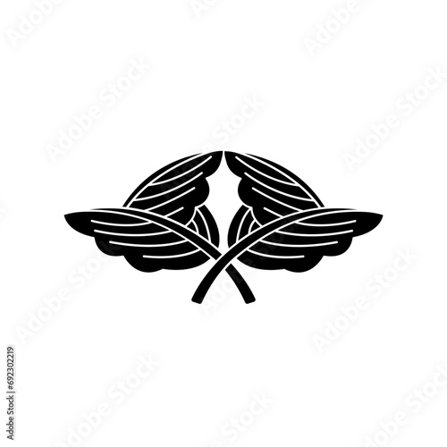 柏紋・違い片折れ柏（ちがいかたおれかしわ）