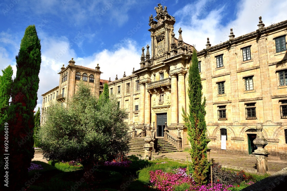 Fototapeta premium sunlight on a historic building