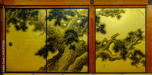 京都、金戒光明寺の松の間襖絵 photo