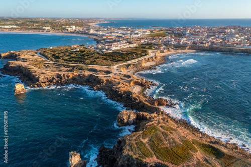 Obraz na płótnie Drone top down view of rocky peninsula and town of Peniche, Portugal w salonie