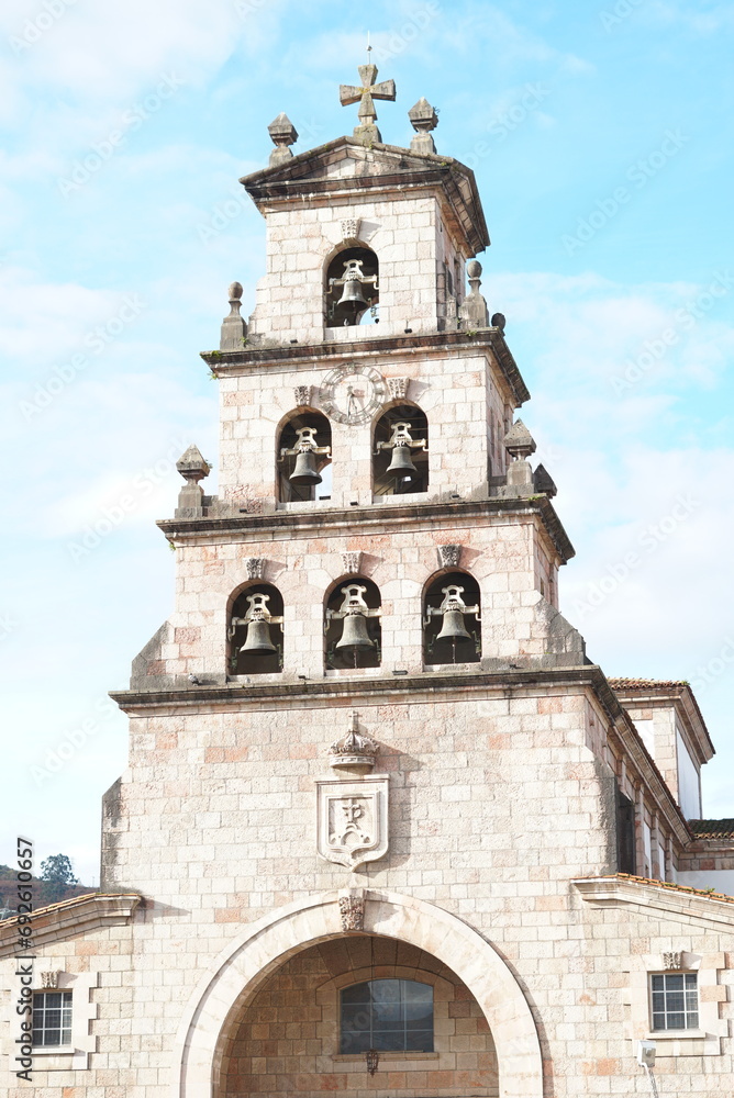 Estructura de iglesia antigua en Asturias España