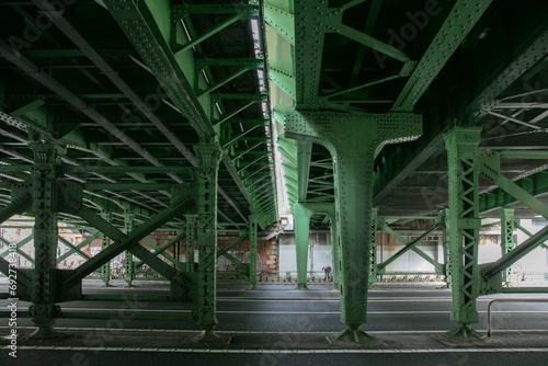 Fototapeta Naklejka Na Ścianę i Meble -  Steel railway bridge in tokyo