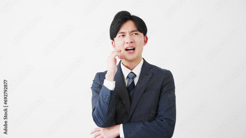 ビジネススーツを着ている若い男性 ビジネスイメージ
ビジネススーツを着ている若い男性 ビジネスイメージ