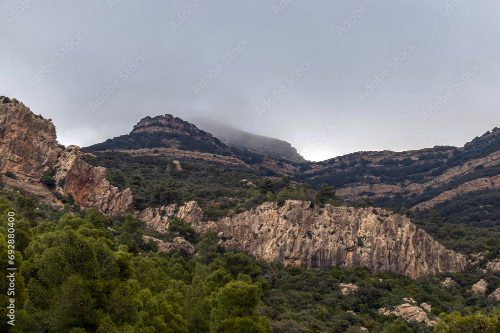Djebel Serj: A Limestone Mountain in the Heart of Tunisia