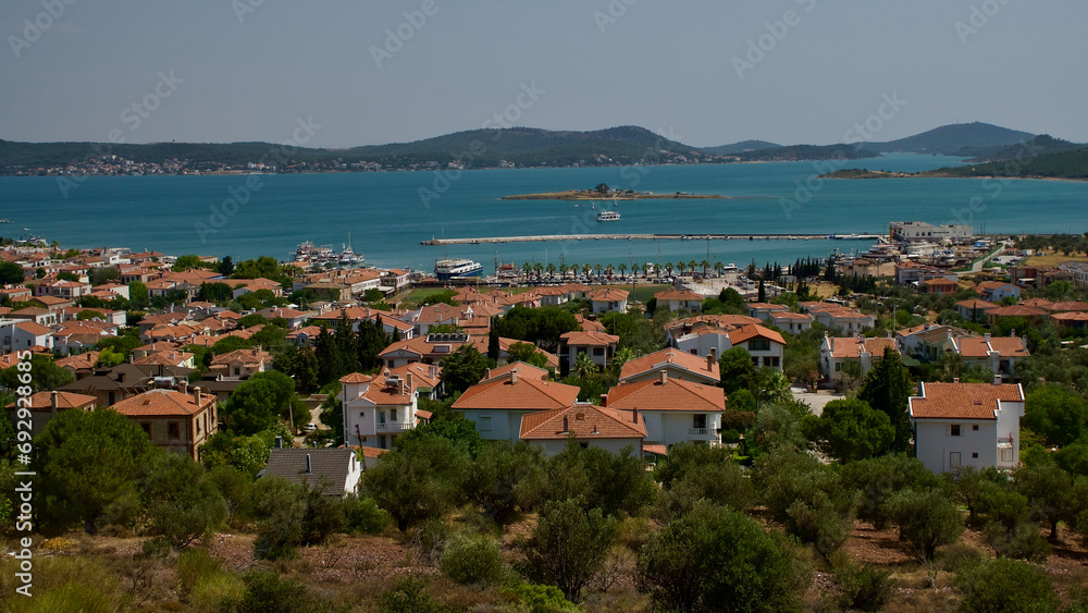 Ayvalik, Ayvalık district and Cunda ( Alibey ) island, located on the Aegean coast of Turkey's west coast. Ayvalik district of Balikesir, Balıkesir with a general view from afar.