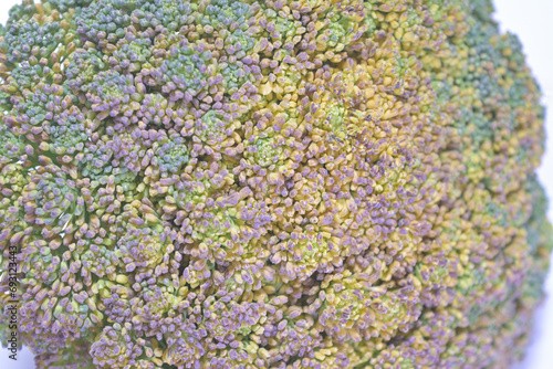Tableau sur toile 黄色と紫色に変色したブロッコリークローズアップ