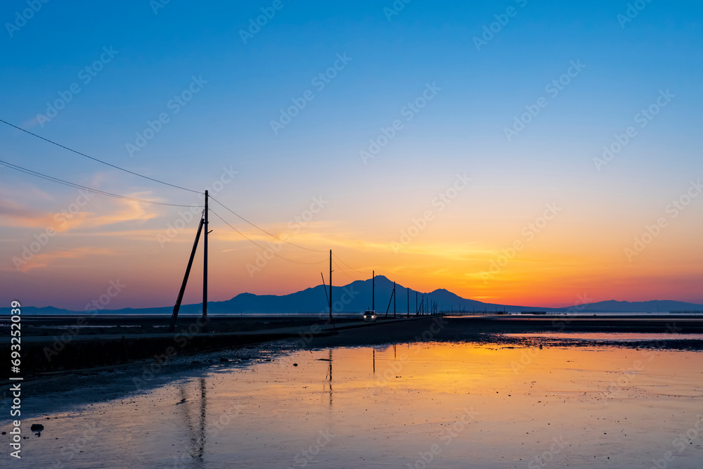 【熊本県】海に続く一本道 長部田海床路 Stock Photo | Adobe Stock