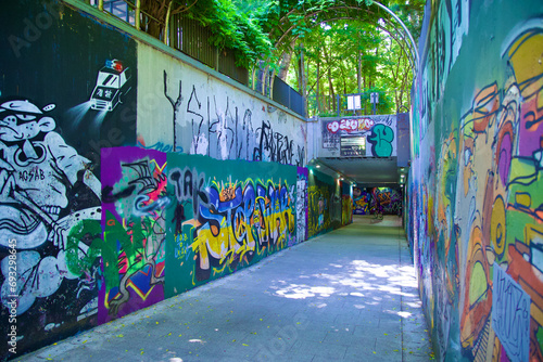 Foto Entrance to Apgujeong Rabbit Cave in Gangnam