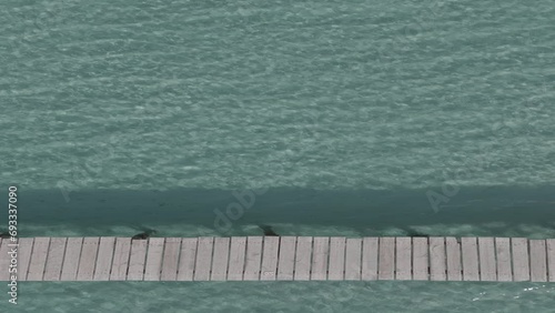 Muelle barco playa puente mar en puerto de Alcudia, puerto deportivo, embarcadero