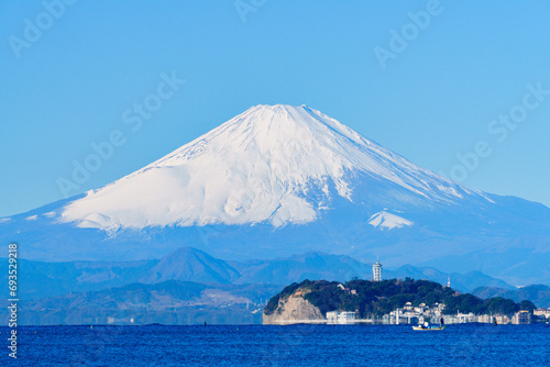 逗子海岸からの富士山　冬の湘南観光 photo