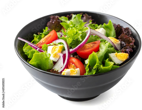 Gemischter Salat in Schüssel isoliert auf weißem Hintergrund, Freisteller
