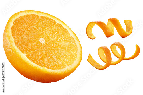 laranja cortada e raspas de casca de laranja isolado em fundo transparente