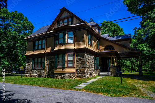Historic Huguenot Street