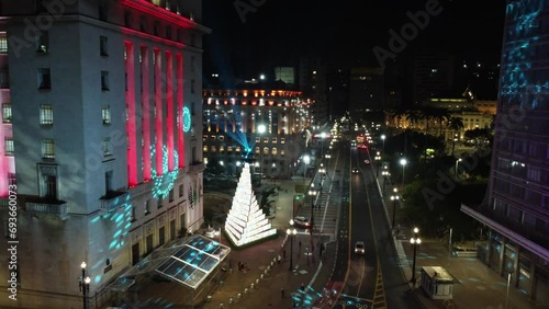 The City Hall of São Paulo inaugurated on Thursday night (14) four villages that are part of the Christmas Festival. photo