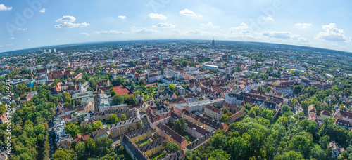 Panorama von Augsburg von oben, Blick über das Georgsviertel zum Dom und zur Innenstadt
