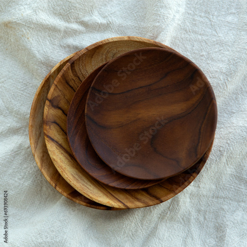 Φωτογραφία wooden plates, teak wood