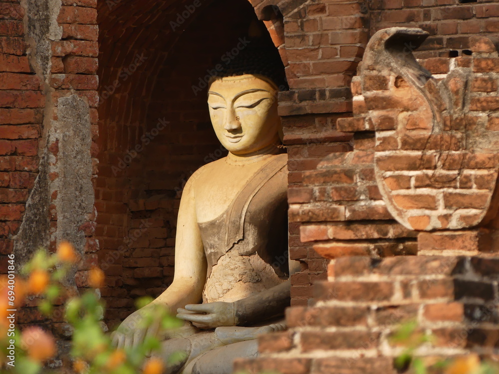 Naklejka premium Myanmar life