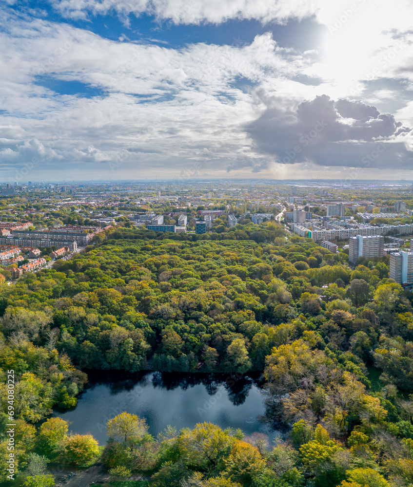 Aerial photo of the Segmeertje pond in the Meer en Bos park, seen in the south-east direction and overseeing the The Hague neighbourhoods.