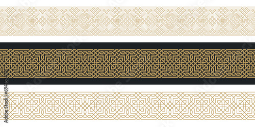 Seamless strokes pattern in authentic arabian style.
