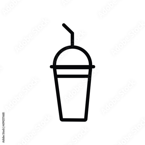 Disposable plastic cup pixel perfect linear icon. Mug for cold drink, soda, juice with dome lid and straw. Editable stroke. Vector illustration EPS 10.