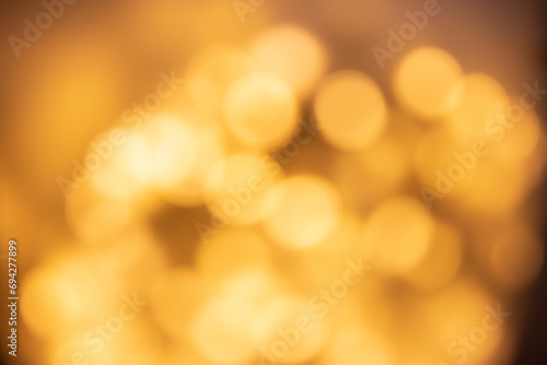 Verschwommene  Geldene Lichter mit Bokeh-Effekt