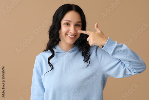 Portrait of pretty young wo...