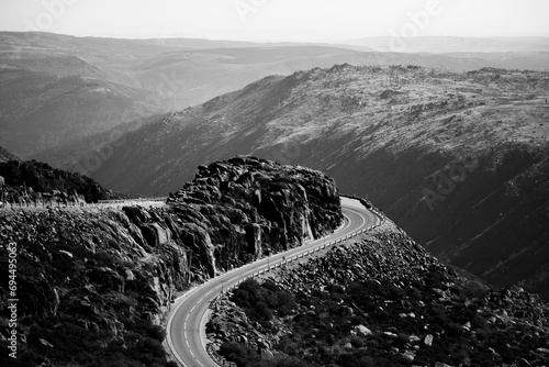 Obraz na plátně The Serra da Estrela in Portugal, a winding mountain road