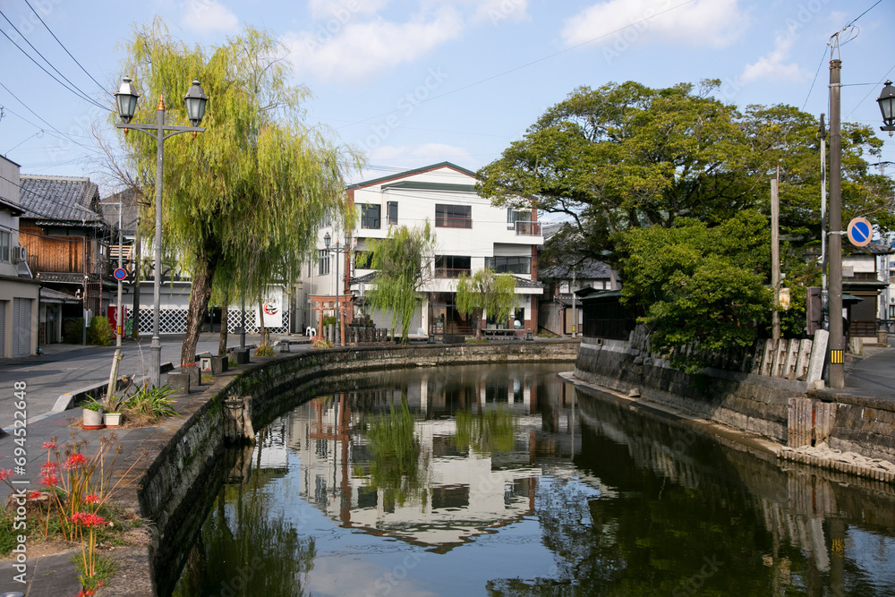 The city of Yanagawa in Fukuoka has beautiful canals to stroll along with its boats run by skilled boatmen. The city of Yanagawa in Fukuoka has beautiful canals to stroll along with its boats run by skilled boatmen.