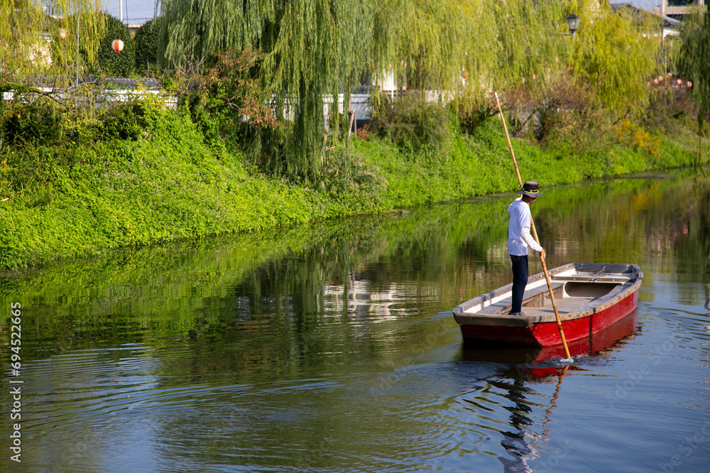 The city of Yanagawa in Fukuoka has beautiful canals to stroll along with its boats run by skilled boatmen.