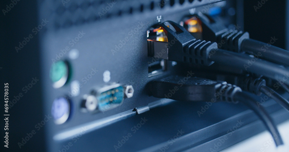 Computer with an active dual network connection and blinking LEDs Computer with an active dual network connection and blinking LEDs