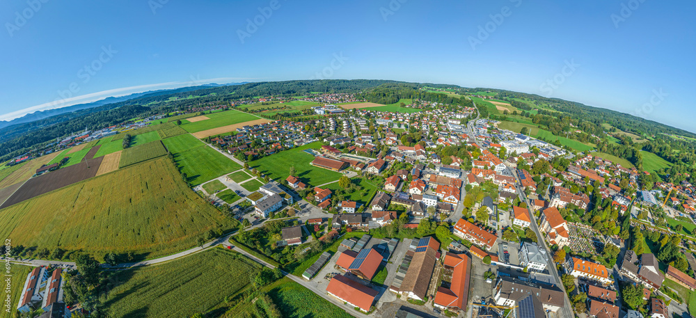 Panoramablick über Feldkirchen an der Mangfall in Oberbayern 