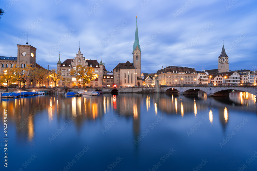 Obraz premium Zurich, Switzerland Historic Cityscape on the Limmat River