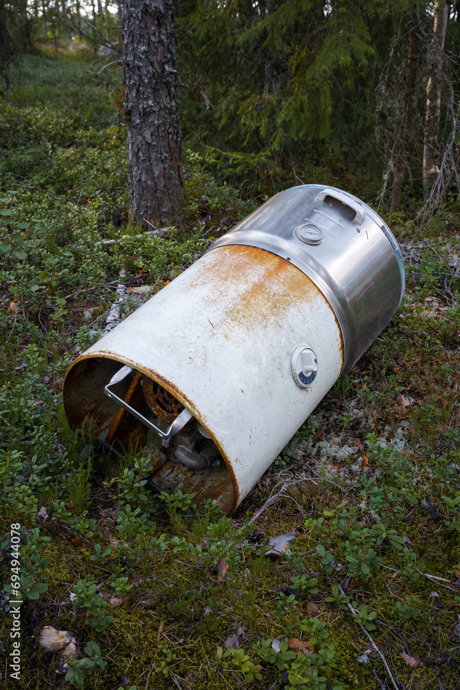 Old 1950's washing machine in the woods Old 1950's washing machine in the woods