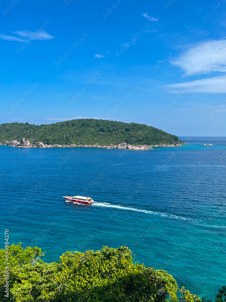 Obraz premium boat on the sea