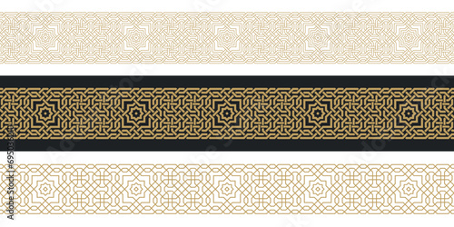 Seamless strokes pattern in authentic arabian style.